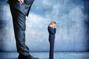 Estorsione-e-mobbing-confini-e-rapporti-Sola Criminal-Law-&-Compliance