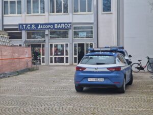 SPRAY AL PEPERONCINO, SI RISCHIANO PENE SEVERE I GIOVANI NON LO SANNO